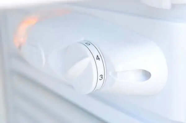 Kokomo Built-In Outdoor Kitchen Refrigerator with Temp Control Soda Rack and Lights. 